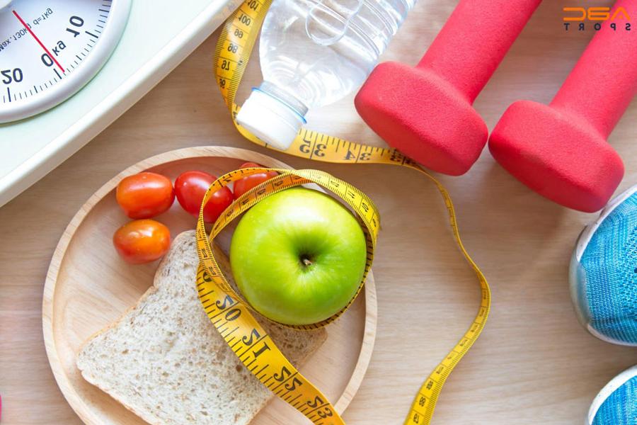 Có rất nhiều cách giúp bạn kiểm soát cân nặng khi ăn táo