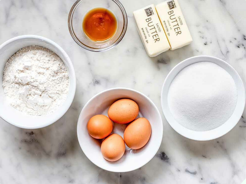 Bánh bông lan trứng muối bao nhiêu calo? Cách ăn bánh không tăng cân?