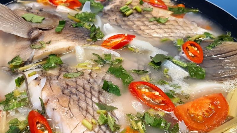 Cách làm lẩu cá tai tượng nấu mẻ chua chua cay cay hấp dẫn
